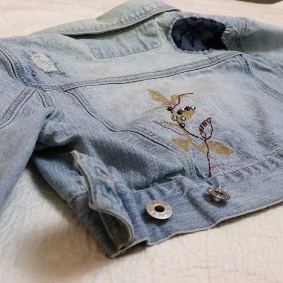 Vanilla Star Jeans | Light Wash Distressed Embroidered Cropped Jean Jacket - Picture 8 of 16
